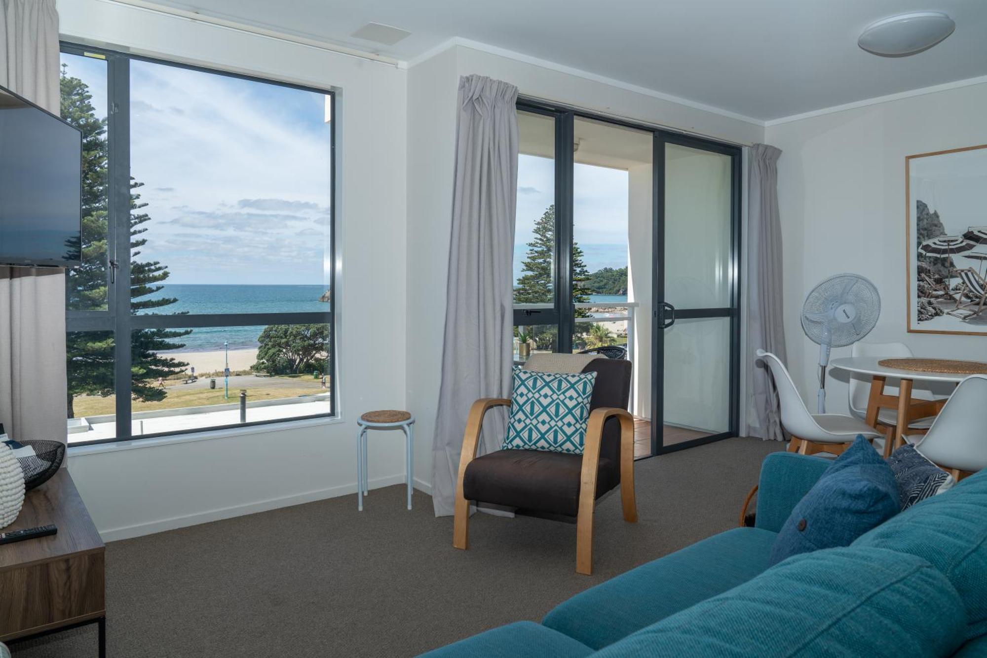 מאונט מאונגאנוי Ocean View Beach Escape - Top Floor Apartments, Mt Maunganui Base מראה חיצוני תמונה