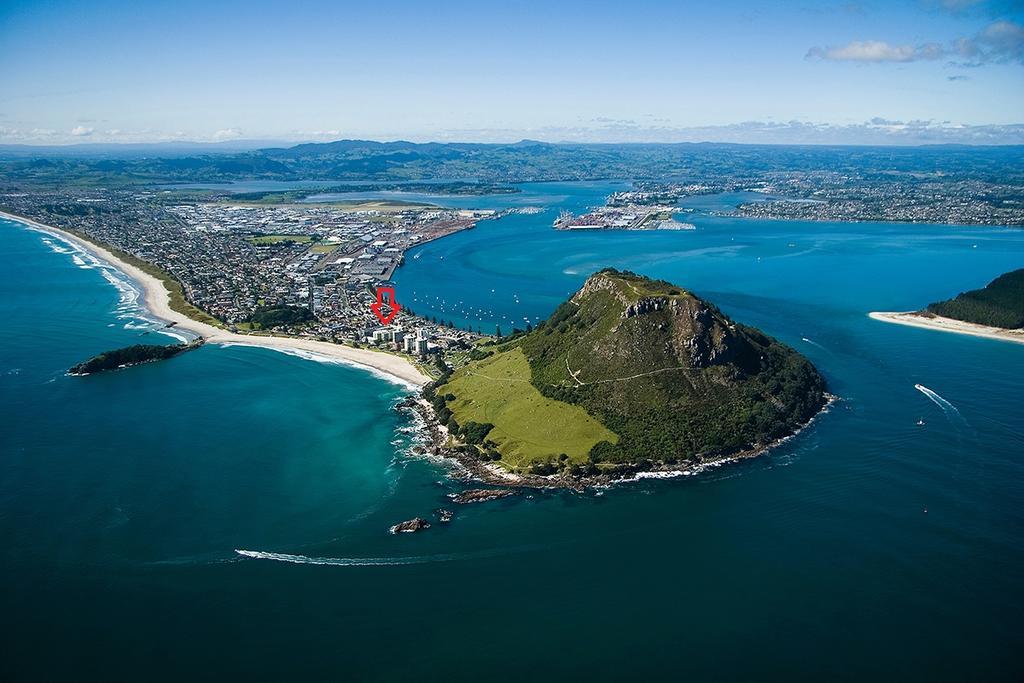 מאונט מאונגאנוי Ocean View Beach Escape - Top Floor Apartments, Mt Maunganui Base מראה חיצוני תמונה