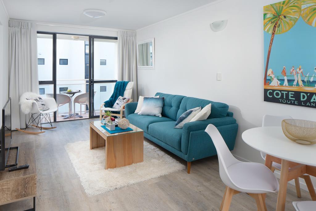 מאונט מאונגאנוי Ocean View Beach Escape - Top Floor Apartments, Mt Maunganui Base מראה חיצוני תמונה